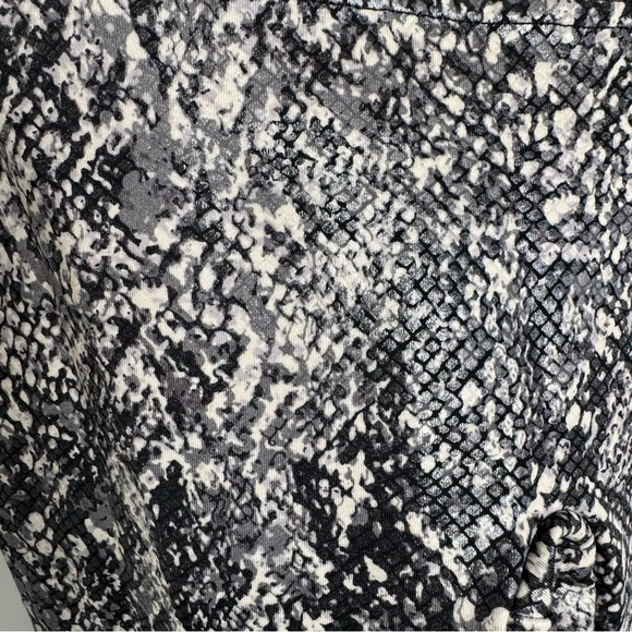 NWT Spanx Black and White Snake Print Leggings - Picture 2 of 8